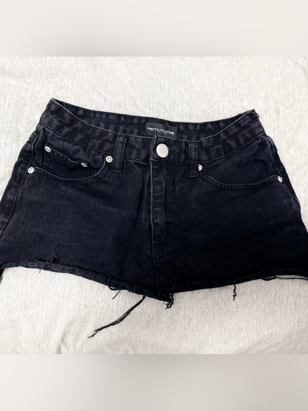 PrettyLittleThing Black Raw-Hem Denim Skirt Size 6